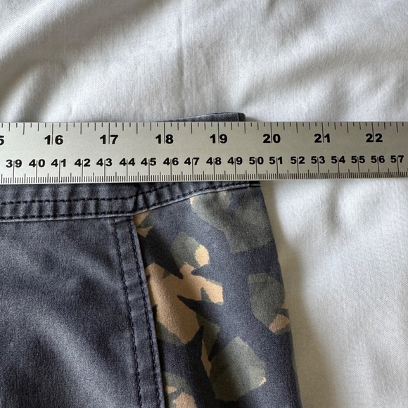 Quiksilver Highline Men's Hybrid Board Shorts Gray 38 Beach Surf Skateboard - Picture 7 of 12